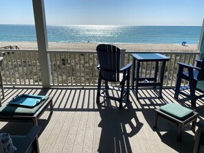 Property grounds - Oceanfront&Pool,Huge Shaded Deck 9+family seating&swing,linens,beachchairs, toys (Carolina Beach)