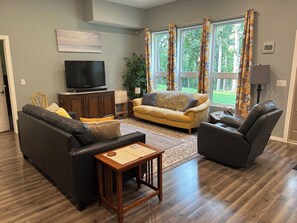 Smart TV, DVD player - Restful Retreat on the Lake-Enjoy nature & find peace all year long (Battle Lake)