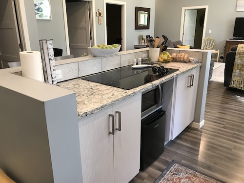 Restful Retreat on the Lake-Enjoy nature & find peace all year long