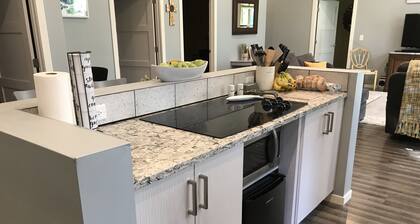 Restful Retreat on the Lake-Enjoy nature & find peace all year long