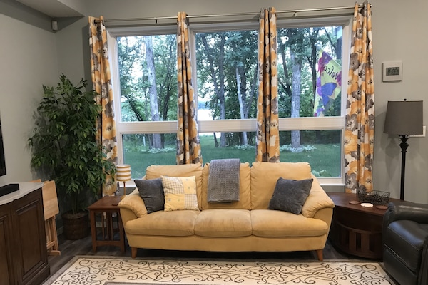 Una Smart TV, un reproductor de DVD