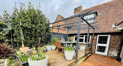 A quirky character cottage on the edge of the New Forest
