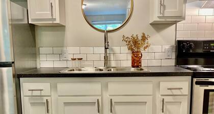 Newly Remodeled Furnished Apts - 1 bed, 2 bed, and studios