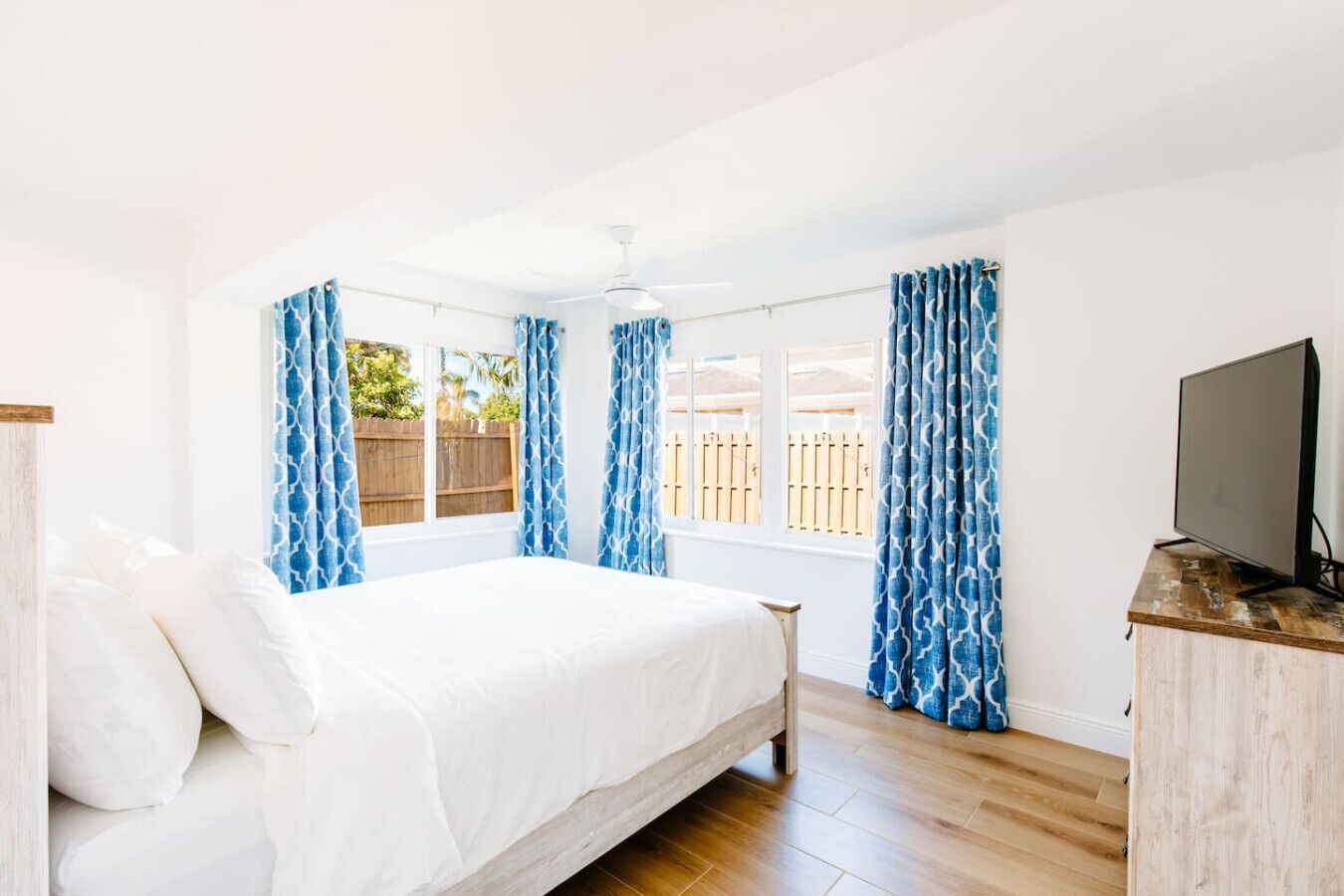 2 bedrooms, desk, iron/ironing board, WiFi