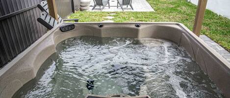 Bain à remous extérieur