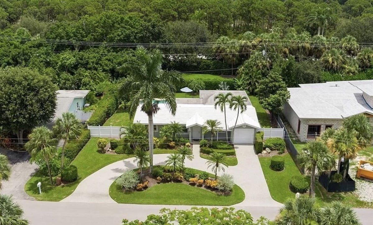 Photo 17 of 3Br/2Bath Coquina Sands Pool home - walk/bike to beach and town