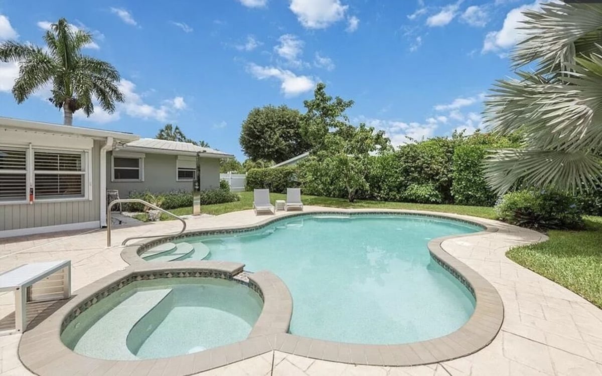 Photo 4 of 3Br/2Bath Coquina Sands Pool home - walk/bike to beach and town