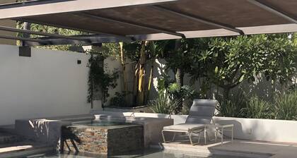 Private 2nd Floor Suite w/outdoor kitchen. Sweeping Ocean Views. Max. 2 people