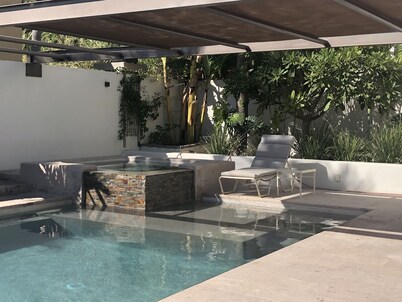 Private 2nd Floor Suite w/outdoor kitchen. Sweeping Ocean Views. Max. 2 people