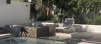 Private 2nd Floor Suite w/outdoor kitchen. Sweeping Ocean Views. Max. 2 people