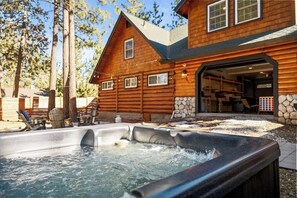 Terrace/patio - Corner Cabin • AC • Spa • Game room • Dog Friendly (Big Bear)