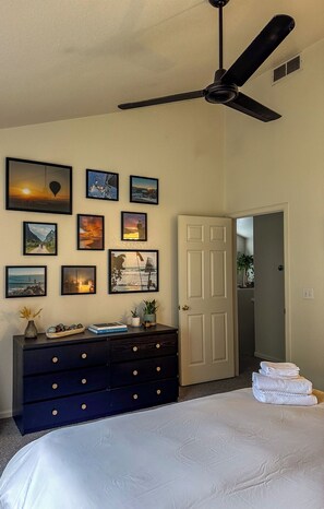 3 chambres, coffres-forts dans les chambres, bureau