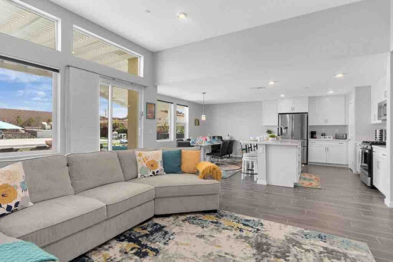 TV, tavolo da ping pong