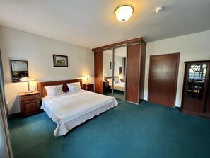 1 bedroom, travel crib, free WiFi