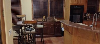 Luxury hilltop home with great views in the heart of wine country