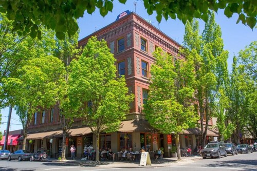 Wine Country Escape: Walk to Downtown 3rd Street