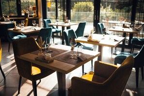 Breakfast, lunch and dinner served - Schlosshotel Brilon-Wald (Brilon)