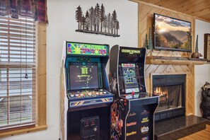 Games room - New 1BR/1BA The Bear Stop Flat Paved Access Wears Valley Hot Tub WiFi Pool Table (Sevierville)