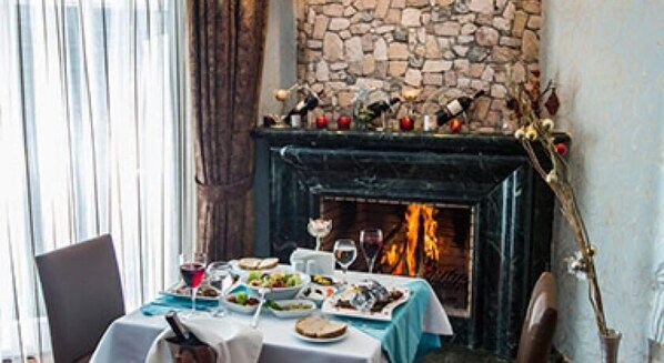 Room, Fireplace, Garden View | Champagne service - SYNOSSE PARK HOTEL (Beykoz)