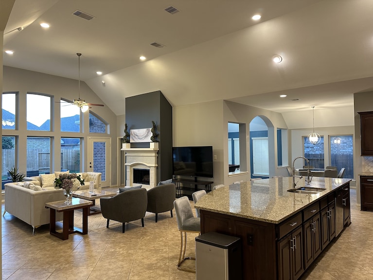 Luxury 1 Story 3,272 Sf. 12 Miles From Iah Airport - Crosby, TX