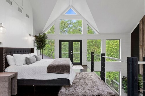 VailsBluff Hideaway - Romantic Winter Escape - Hot Tub - Fireplace