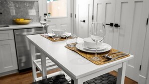Dining - Chic Old Town Oasis <> Steps from King Street (Alexandria)