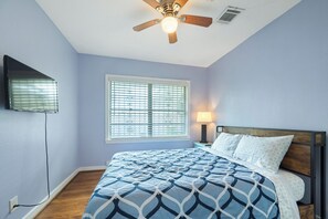 4 bedrooms, in-room safe, iron/ironing board, free WiFi