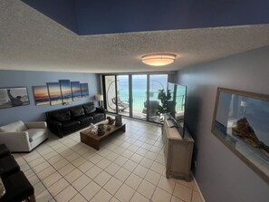 TV - Deluxe 2 Story Penthouse at Edgewater Resort (Panama City)
