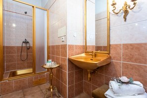 Shower - luxury studio 4 (Hlavní mesto Praha)