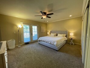 3 camere, una scrivania, ferro/asse da stiro, Wi-Fi