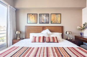 Apartamento luxo | Cofres nos quartos, individualmente decorados