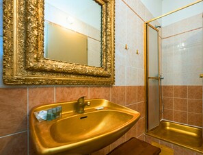 Shower - luxury studio 5 (Hlavní mesto Praha)