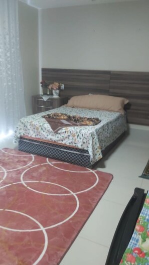 Family Double or Twin Room, City View, Corner | Iron/ironing board, free WiFi, bed sheets - Nina Pousada e Refeições  (Paracatu)