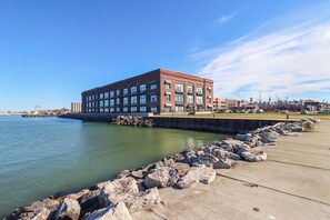 Exterior - Downtown Sleeps 8 By Cedar Point Sports Force Kalahari! (Sandusky)