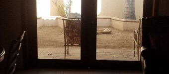 Luxury private home gated community 10min from airport