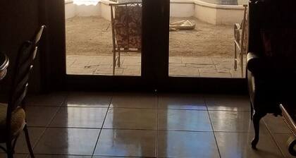 Luxury private home gated community 10min from airport