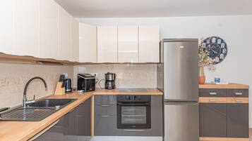 Kühlschrank, Ofen, Herdplatte, Geschirrspüler