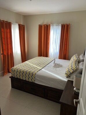 2 bedrooms, iron/ironing board, free WiFi, bed sheets