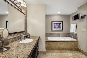 Combined shower/tub