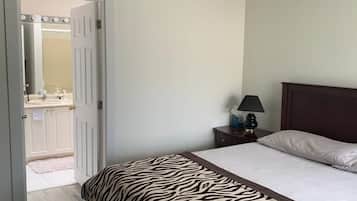 1 quarto, escrivaninha, ferros/tábuas de passar roupa, Wi-Fi de cortesia