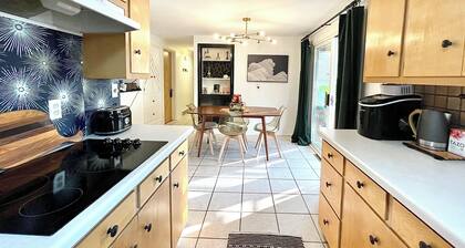 Near Lambeau • Fully Fenced Yard • Speakeasy • Sunroom • Cotton Candy Machine