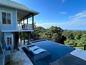 Outdoor pool - Havana Palms, 2 Bedroom Paradise (Milton Bight)