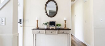 Centally located w/ coffee bar, theatre/gameroom