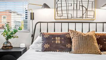 3 bedrooms, iron/ironing board, travel crib, WiFi