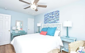 4 bedrooms, iron/ironing board, WiFi (free), bed sheets - 5 Decks, Pool, Kure Beach Pier & Boardwalk (Kure Beach)