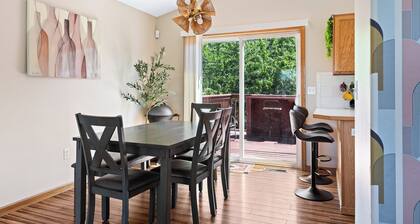 Fun home! Gameroom, playground, near hospitals, 5mi downtown 9mi GEG 4mi Gonzaga