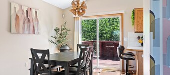 Fun home! Gameroom, playground, near hospitals, 5mi downtown 9mi GEG 4mi Gonzaga