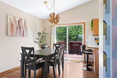 Fun home! Gameroom, playground, near hospitals, 5mi downtown 9mi GEG 4mi Gonzaga