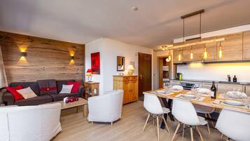 Apartment (2 Bedrooms) | Front of property