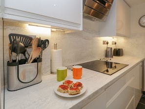 Dishwasher, cookware/dishes/utensils